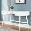 Desk in white