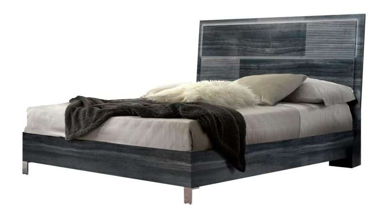 Delia___Blue_bed__2__68